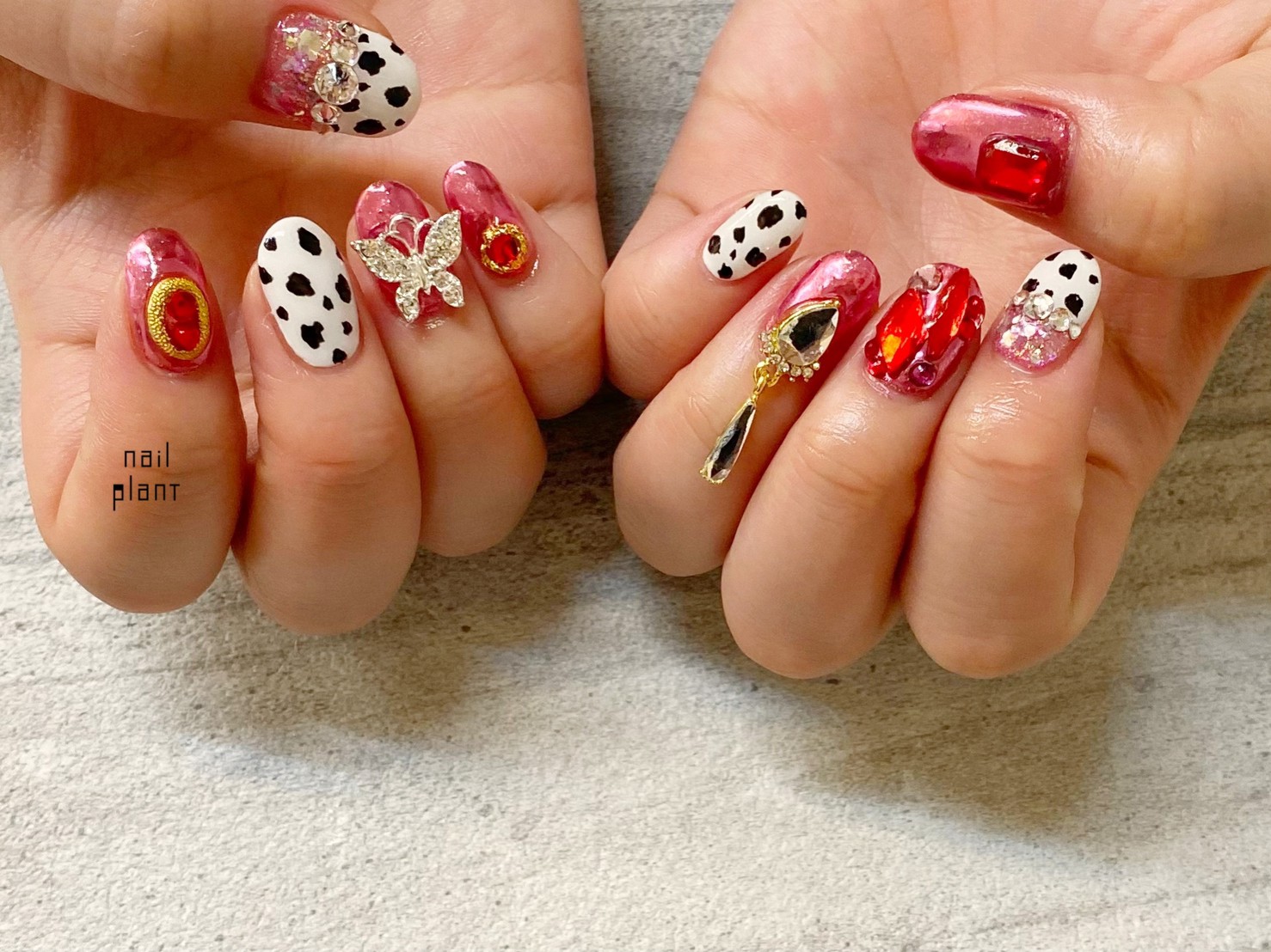 nailplantのネールアートの例