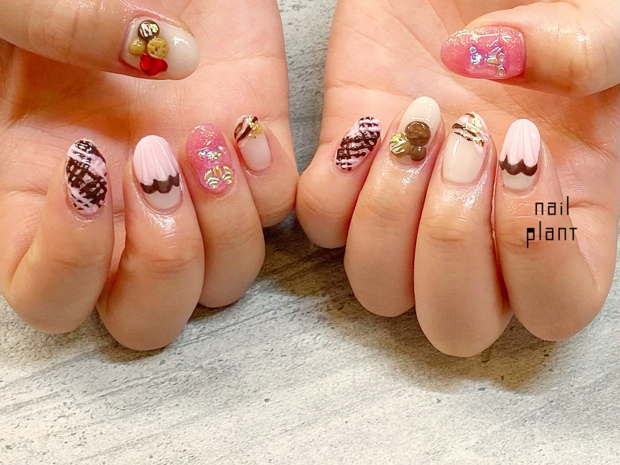 nailplantのネールアートの例